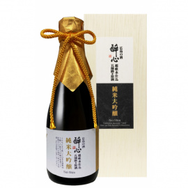 清酒　醉心　純米大吟醸五割磨き原酒　木箱入り　３００ｍｌ