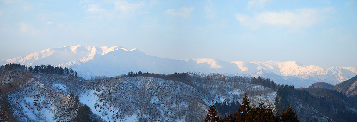 飯豊連峰の雪解けと加治川のしずくに命を醸す